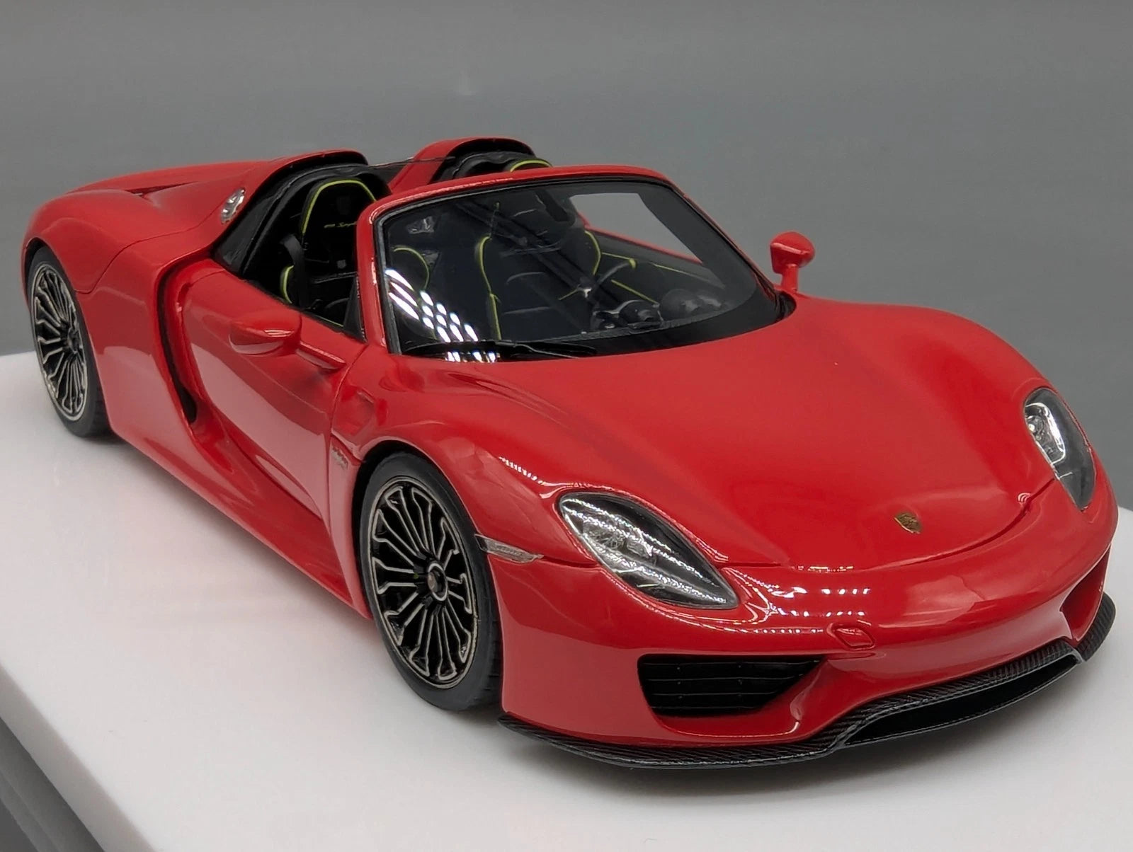 Eidolon Make Up 1:43 Porsche 918 Spyder 2011 Guards Red Rot mit OVP