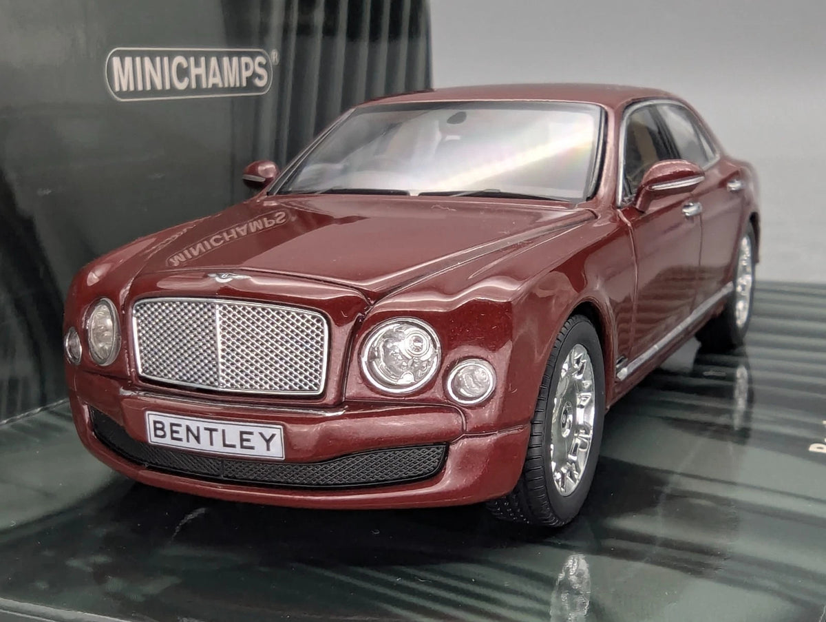 Modellautos 1:43 Minichamps Bentley Mulsanne 2010 Rot Red Metallic mit OVP