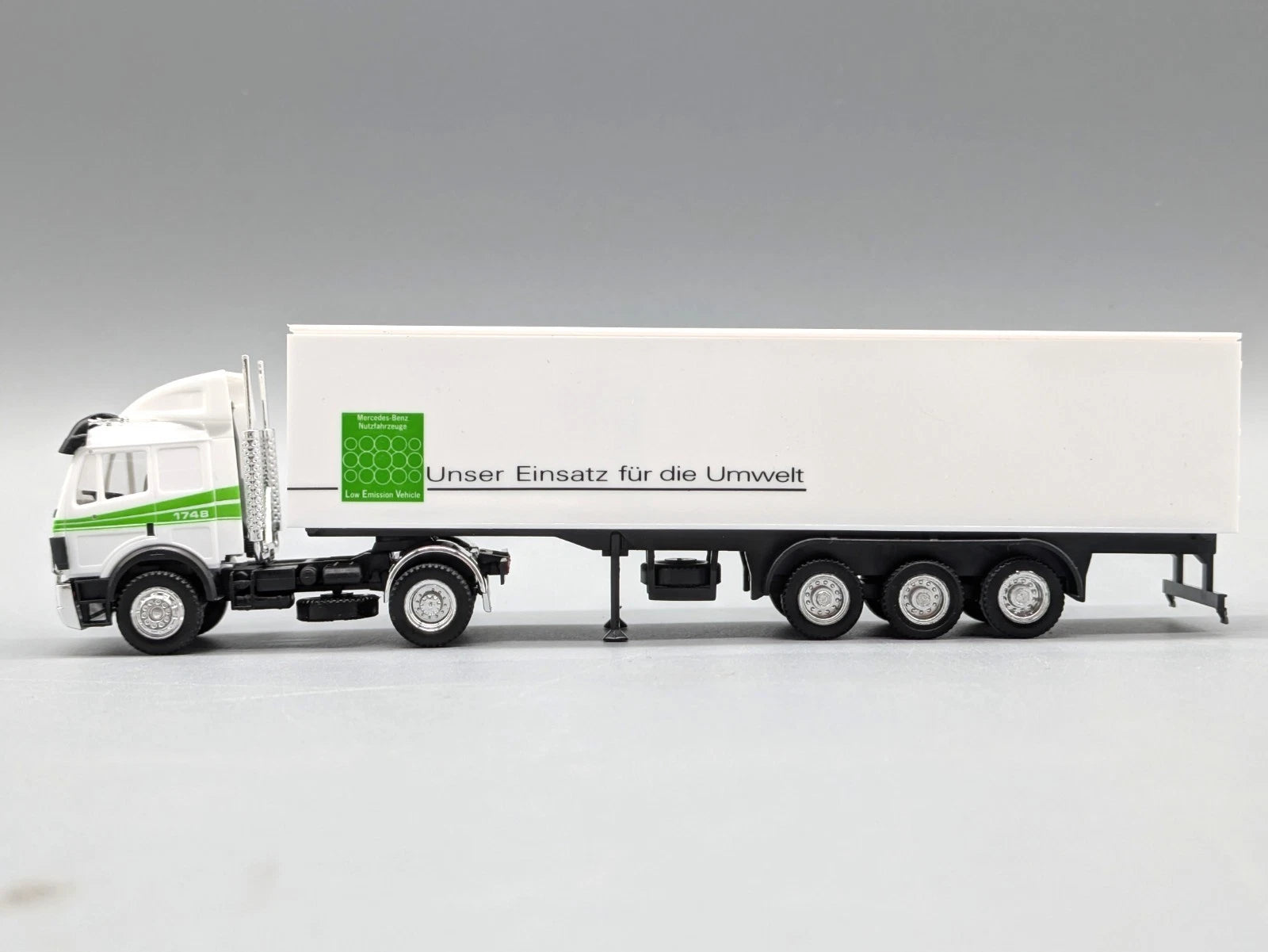 Lkw Modell 1:87 Herpa Mercedes-Benz Low Emission Vehicle Werbemodell mit OVP