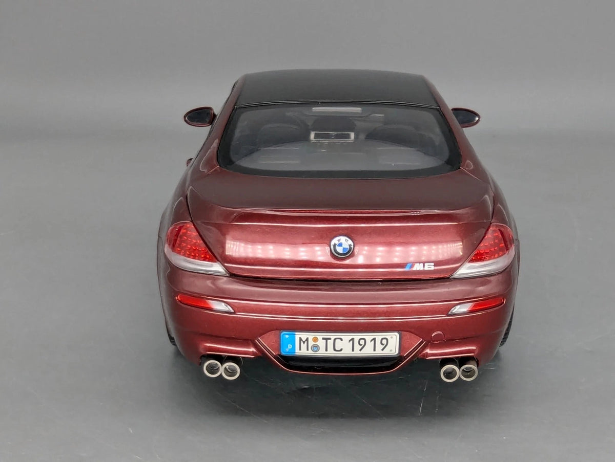 Modellautos 1:18 Kyosho BMW M6 mit Dealer OVP