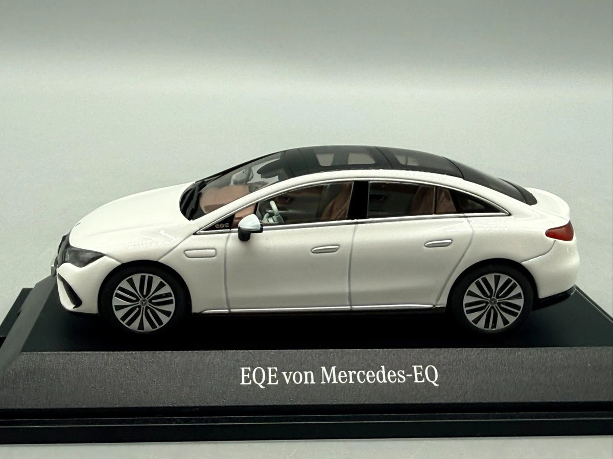 Modellautos 1:43 Herpa Mercedes-Benz EQE mit OVP