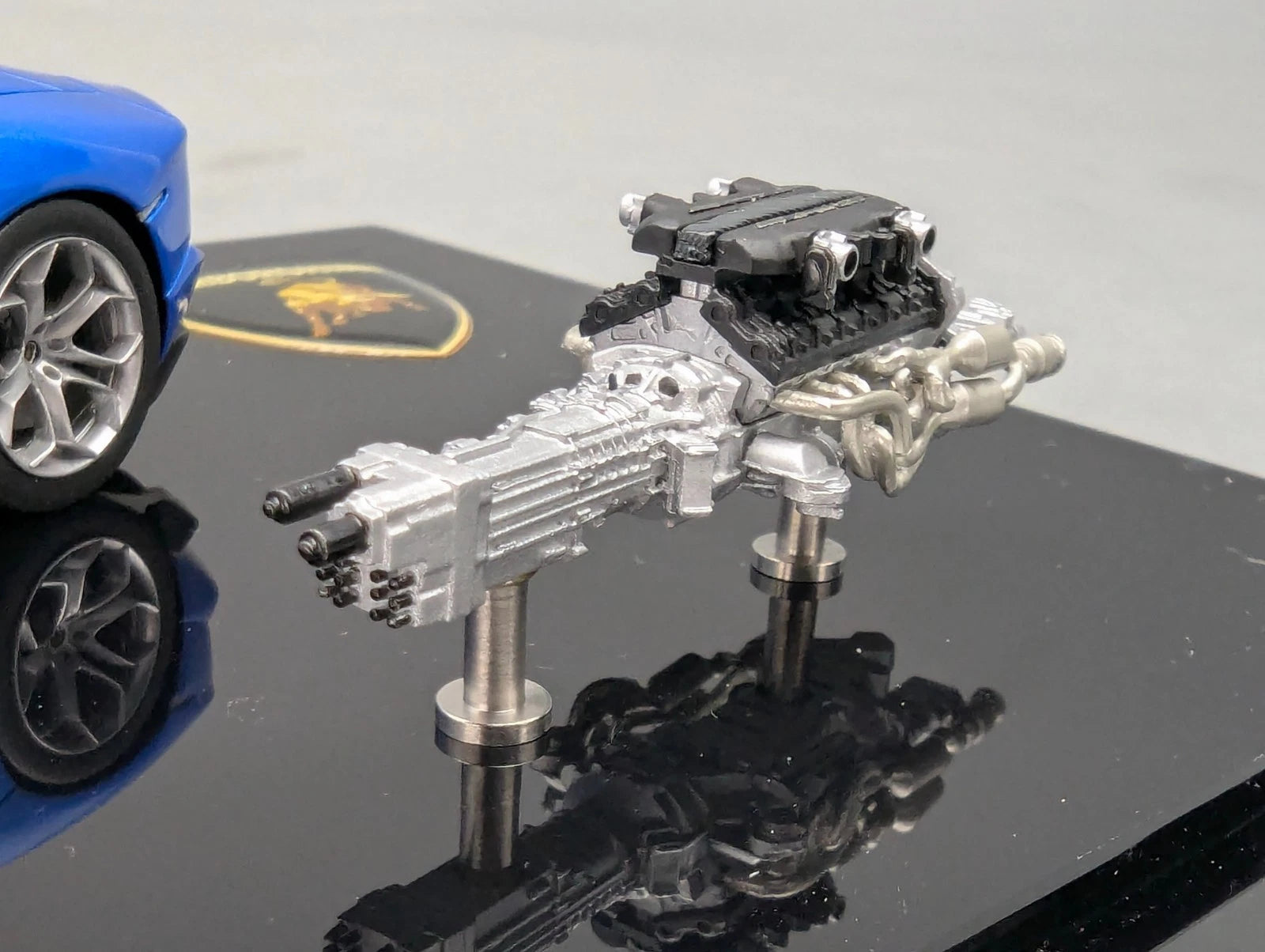 Eidolon Make Up 1:43 Lamborghini Aventador LP700-4 2011 Engine Set Blue Met. OVP