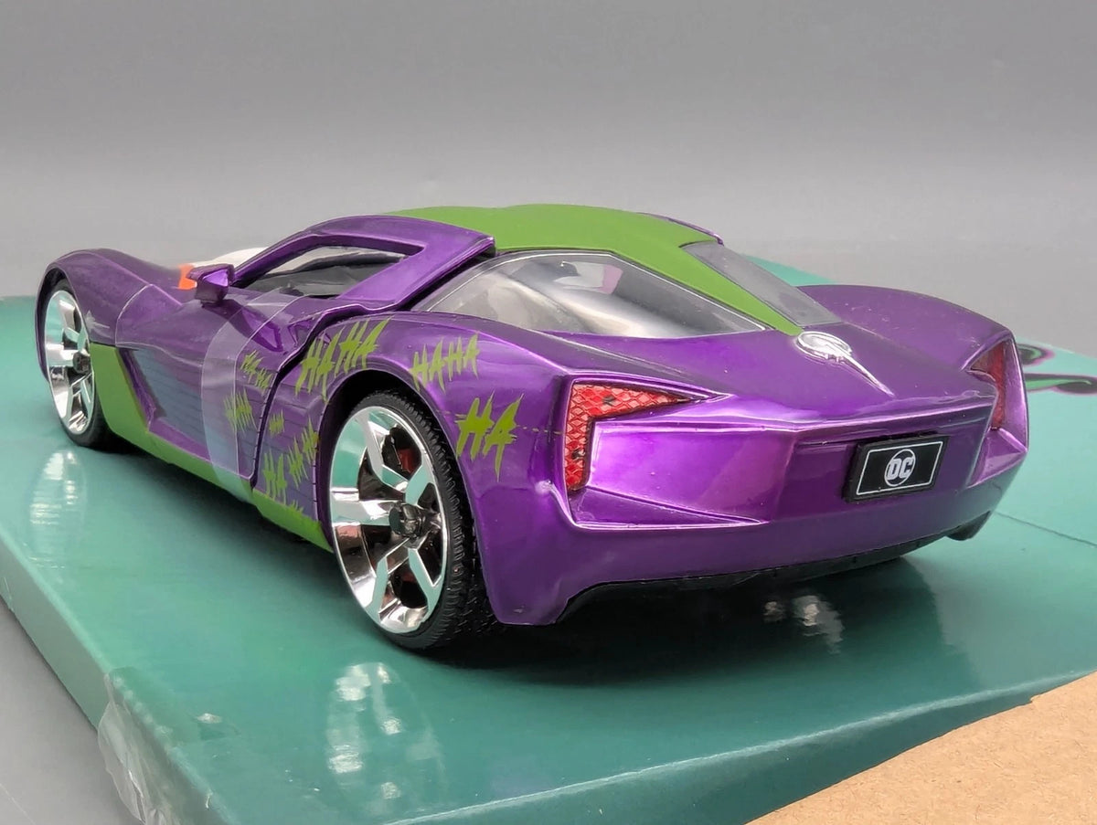 Modellautos 1:24 Jada 2009 Chevrolet Chevy Corvette Stingray "Joker's Car" OVP