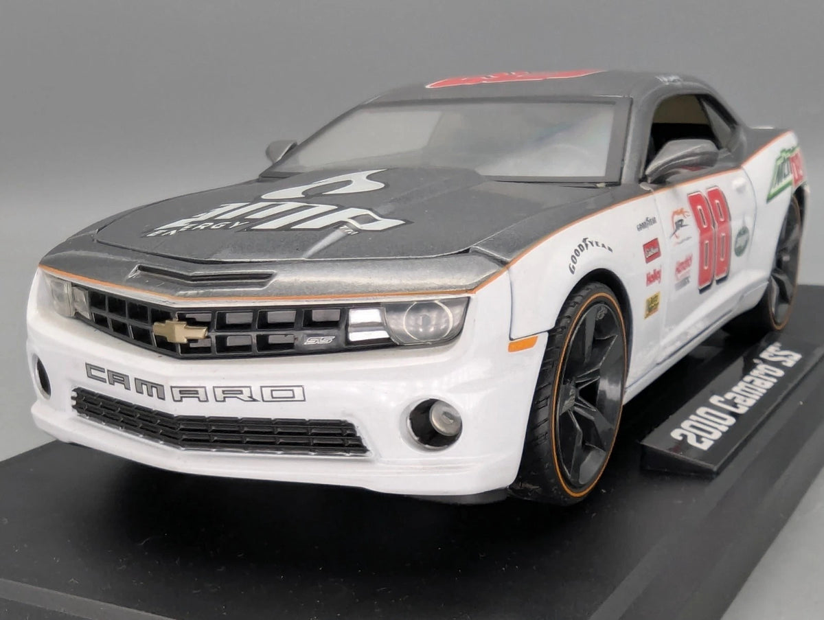Modellautos 1:24 Jada chevrolet Camaro SS 2010 #88 mit OVP