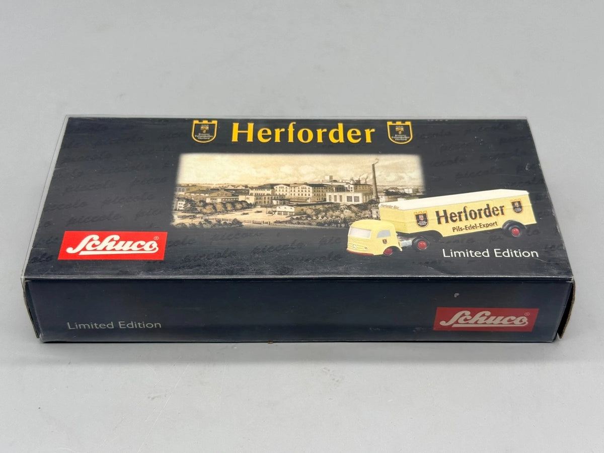 Modellautos 1:90 Schuco Piccolo 2er-Set LKW mit Anhänger Herforder in OVP