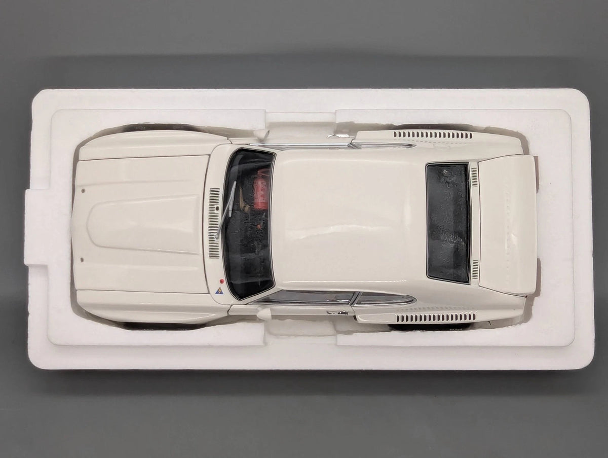 Modellautos 1:18 Minichamps Ford Capri RS 3100 1974 Weiß mit OVP