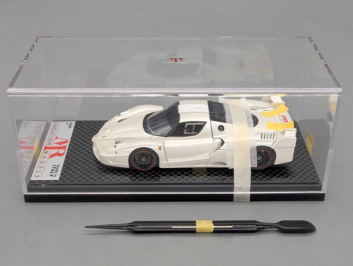 Modellautos 1:43 MR Ferrari FXX mit Open Engine Funktion mit OVP