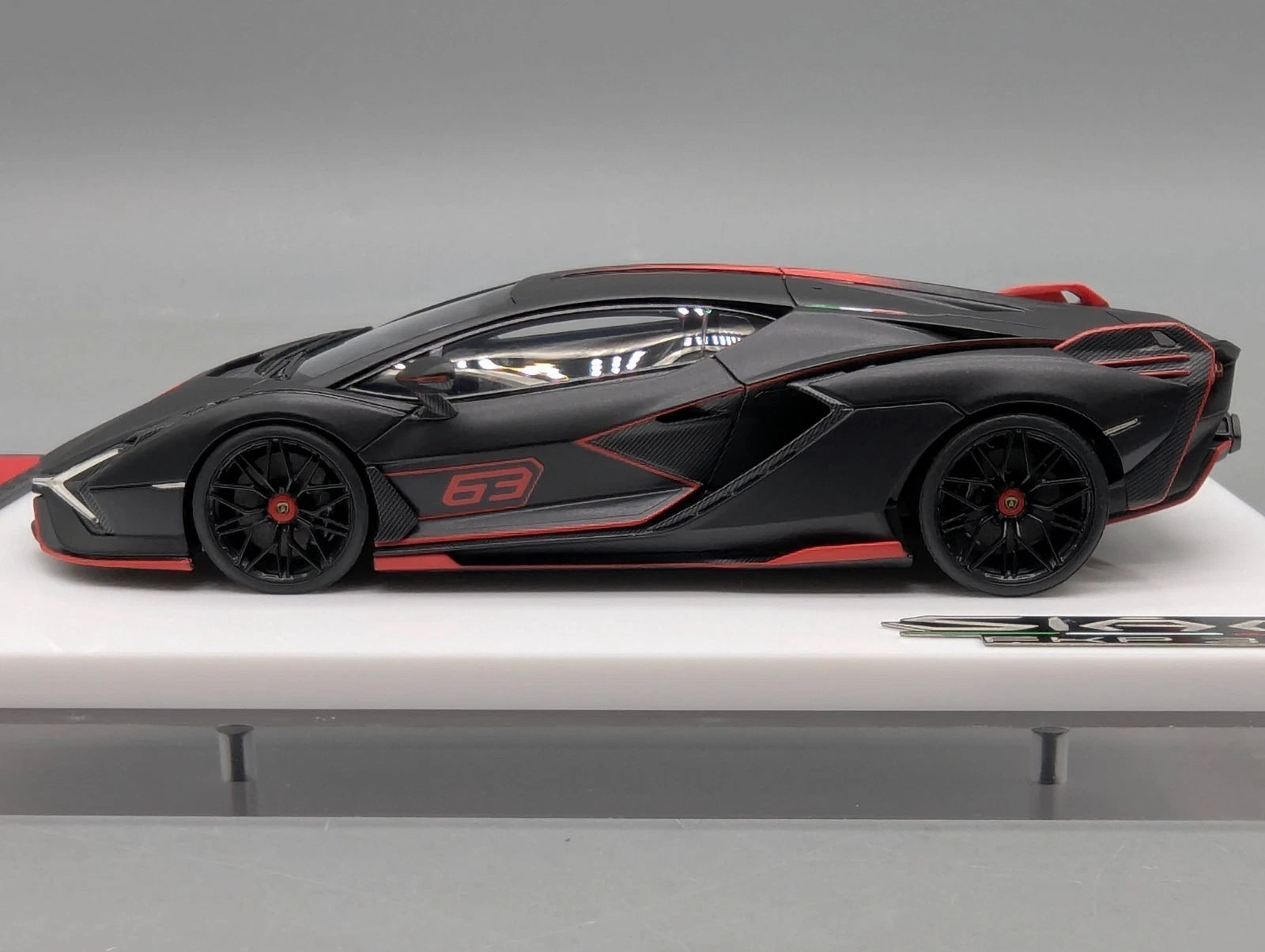 Eidolon Make Up 1:43 Lamborghini Sian FKP 37 with Stripe 2019 Nero 60/60 mit OVP