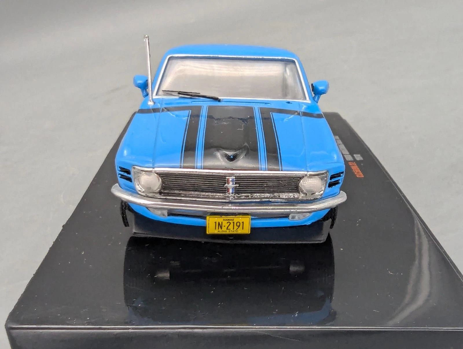 Modellautos 1:43 Ixo Ford Mustang Boss 302 1970 mit Vitrine