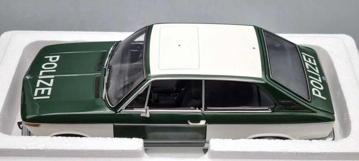 Modellautos 1:18 Minichamps 100 021090 BMW 1802 touring Polizei München OVP