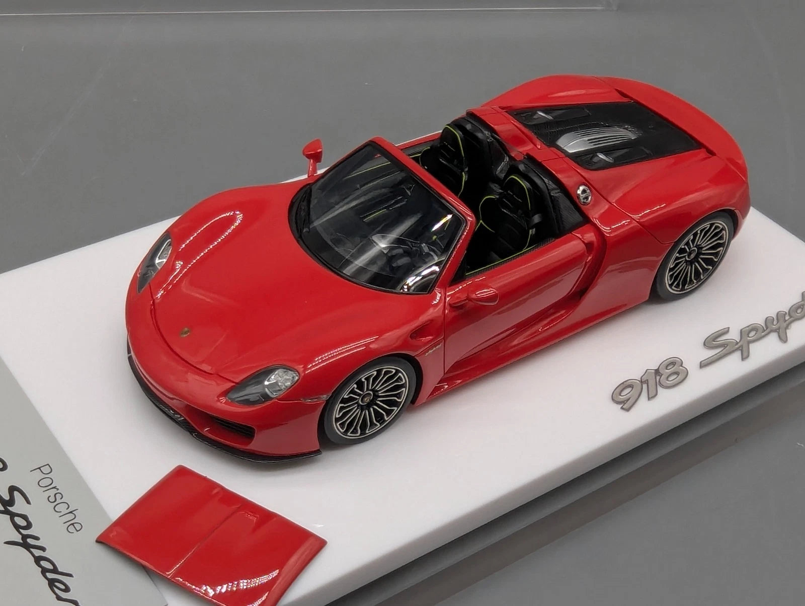 Eidolon Make Up 1:43 Porsche 918 Spyder 2011 Guards Red Rot mit OVP