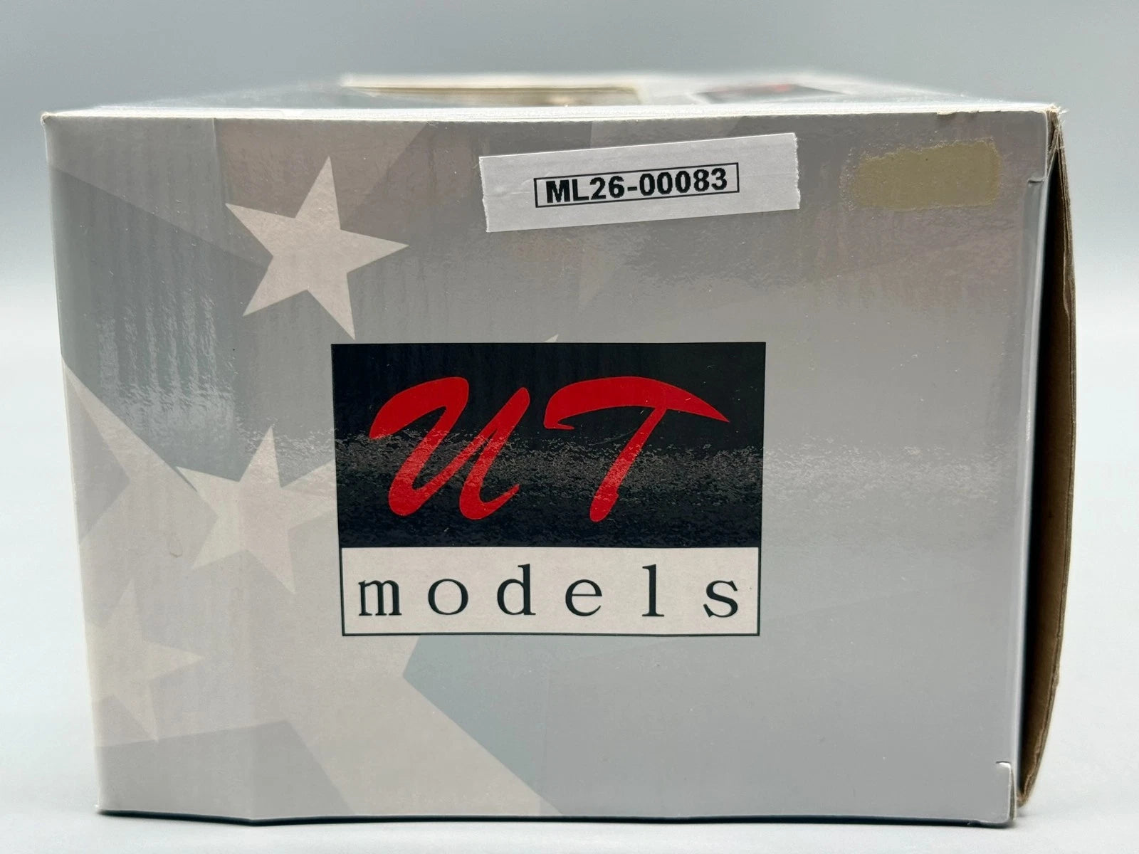Modellautos 1:18 UT Models Porsche 911 GT2 Silber mit OVP