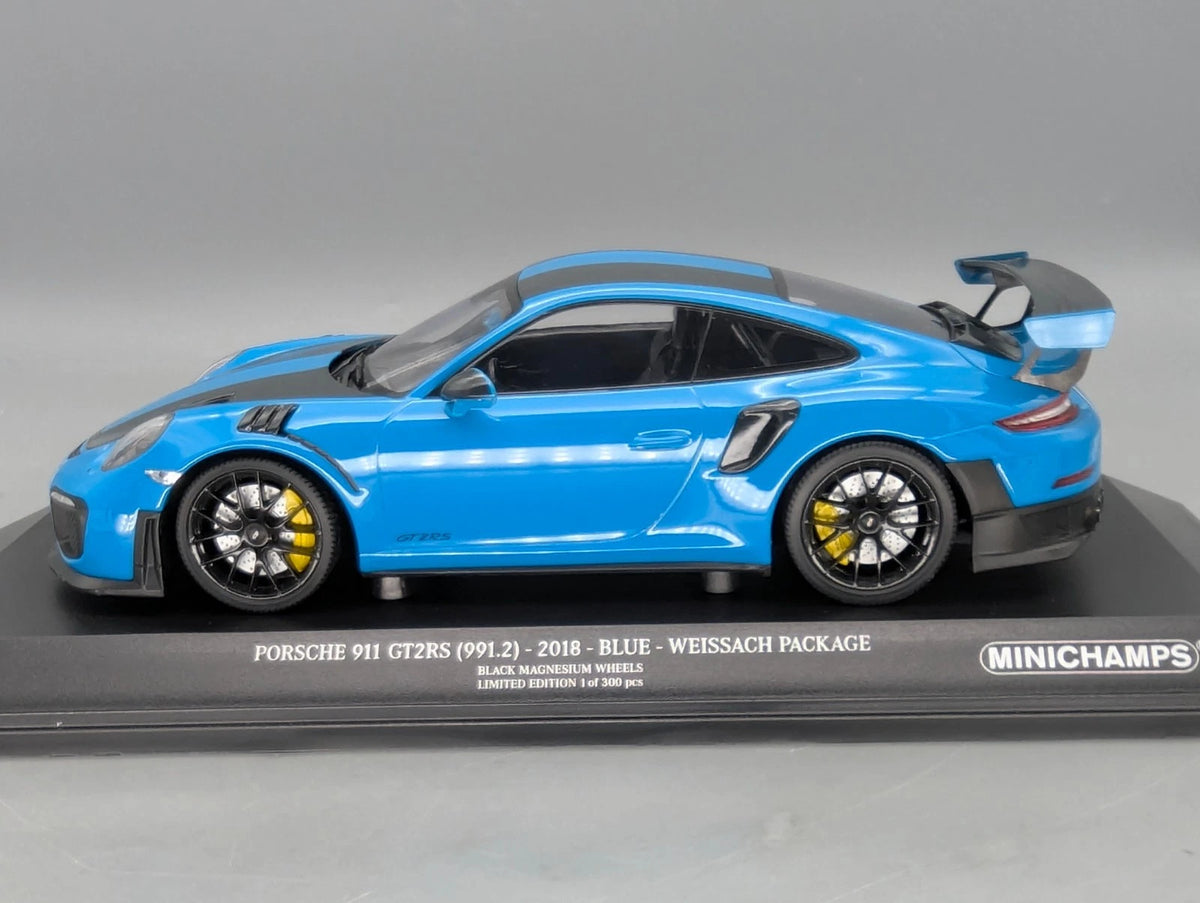 Modellautos 1:18 Minichamps Porsche 911 GT2RS 991.2 2018 Blue Weissach mit OVP