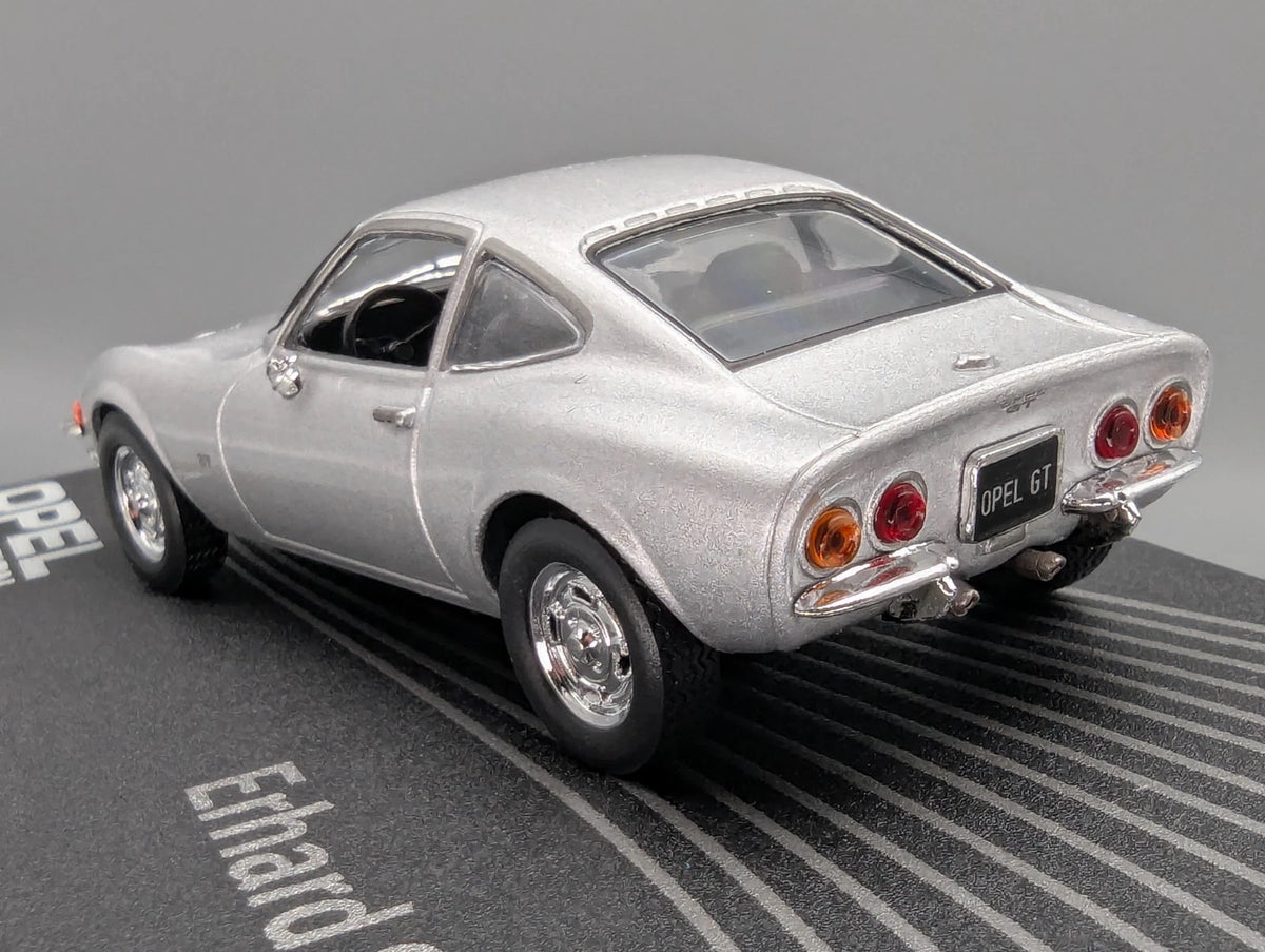Modellautos 1:43 Ixo für Eaglemoss Opel Collection GT Erhard Schnell Vitrine