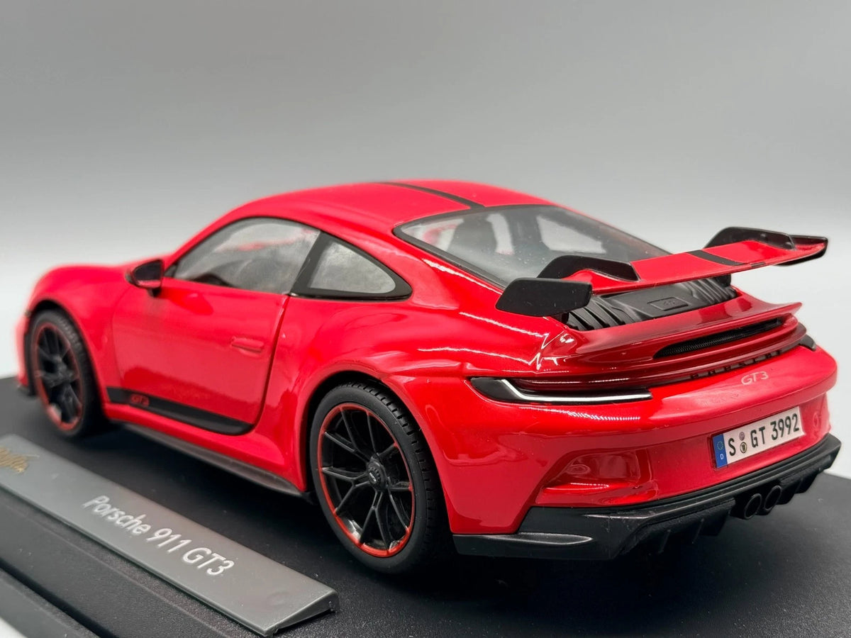 Modellautos 1:18 Maisto Porsche 911 GT3 Rot mit OVP