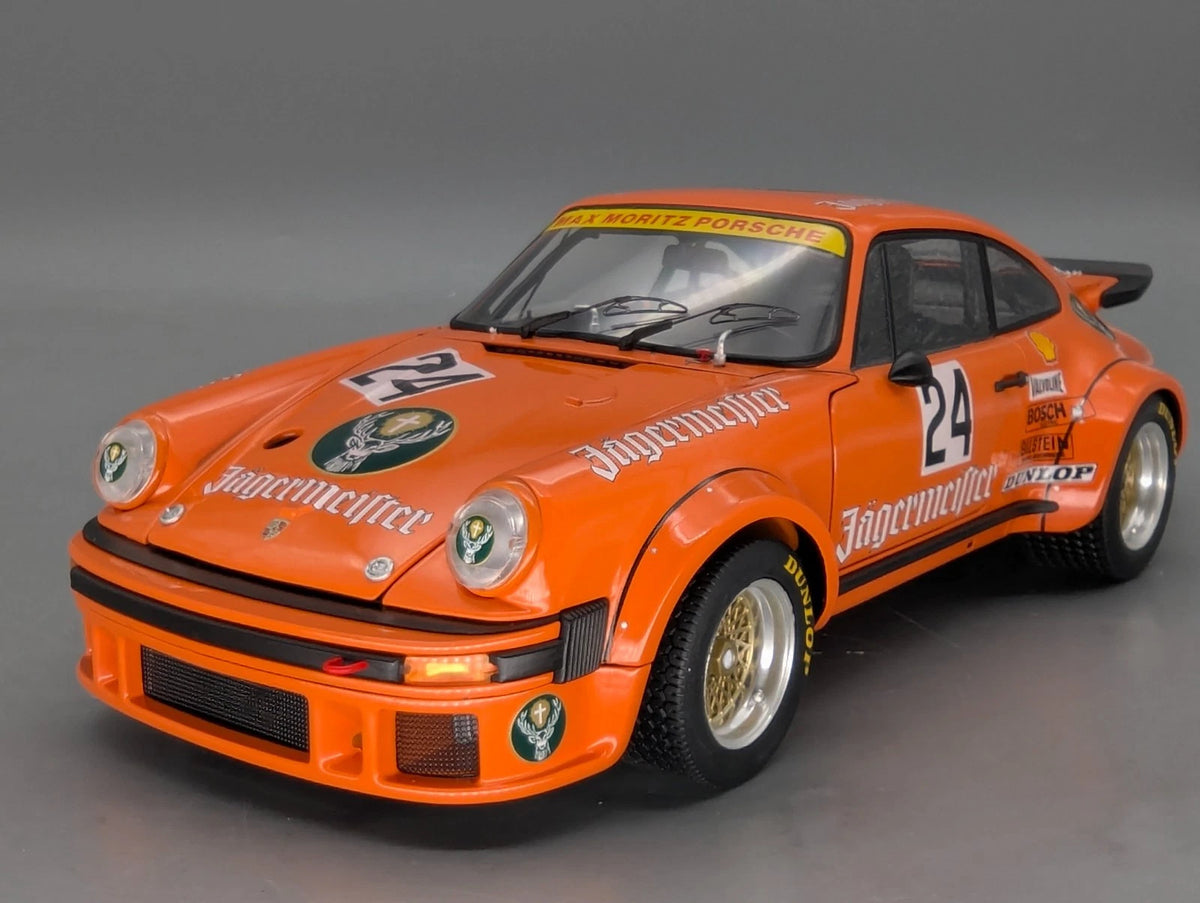 Modellautos 1:18 Schuco Porsche 934 RSR Jägermeister Max und Moritz #24 mit OVP