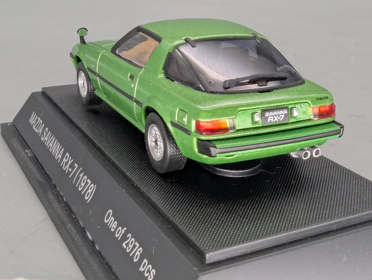 Modellautos 1:43 MMP Mazda Savanna RX-7 1978 Grün Metallic mit Vitrine