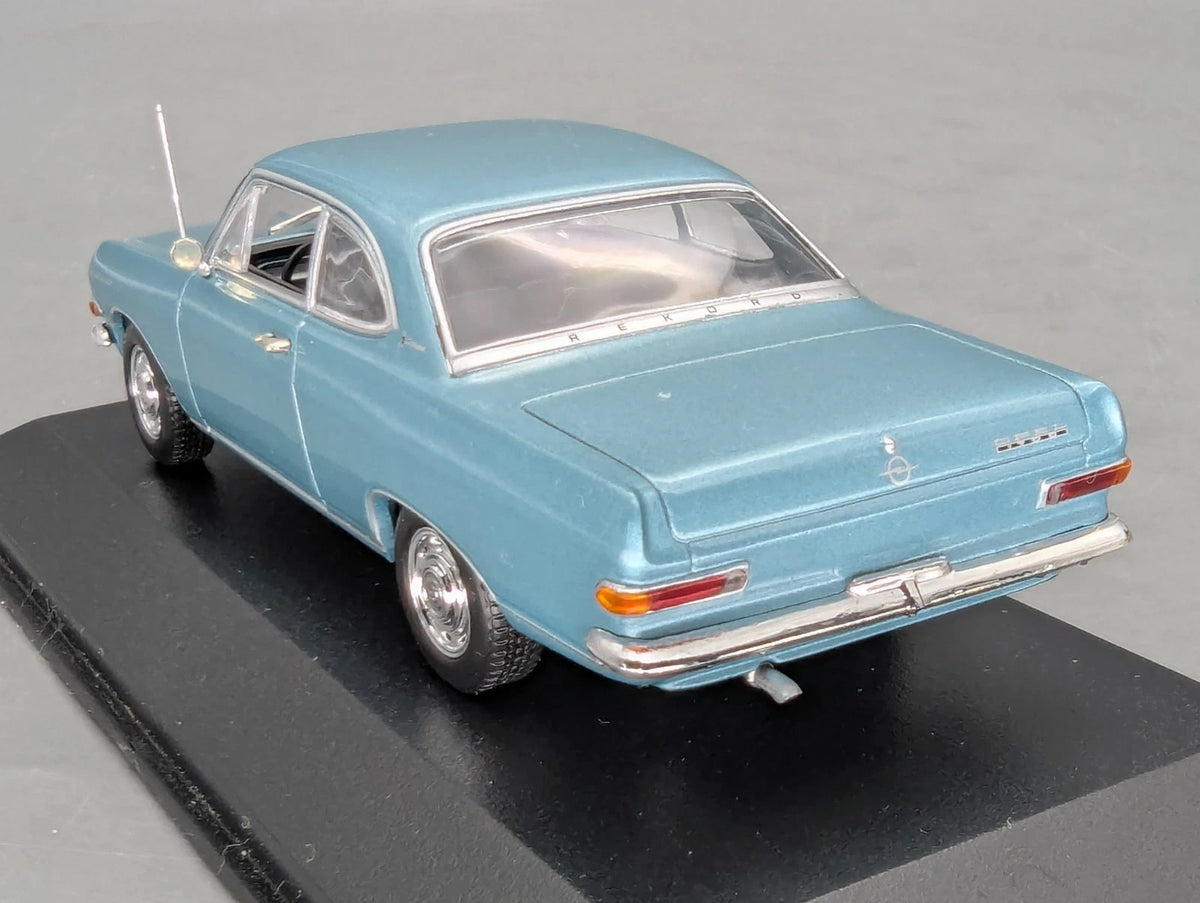 Modellautos 1:43 Minichamps Opel Rekord A Coupe hell Blau Metallic mit OVP