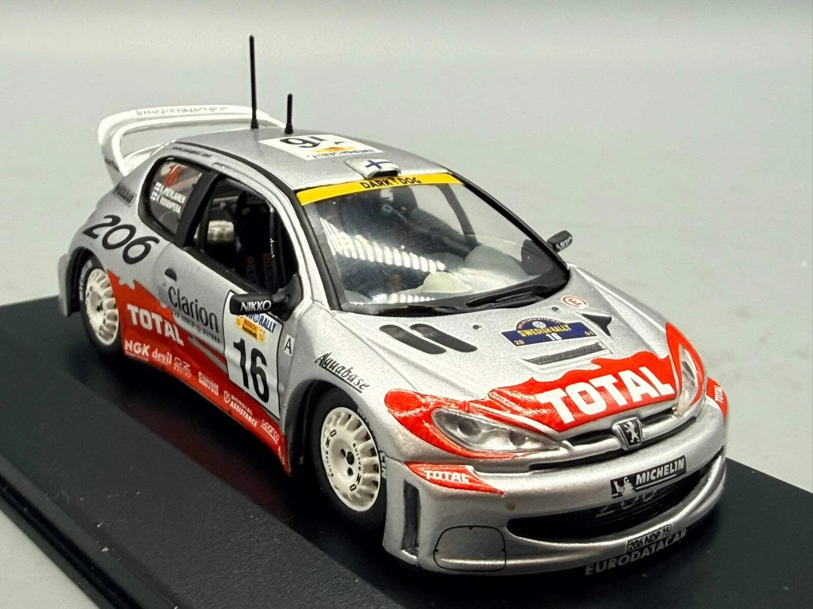 Modellautos 1:43 Ixo Peugeot 206 WRC Winner Catalunya 2001 #16 mit OVP