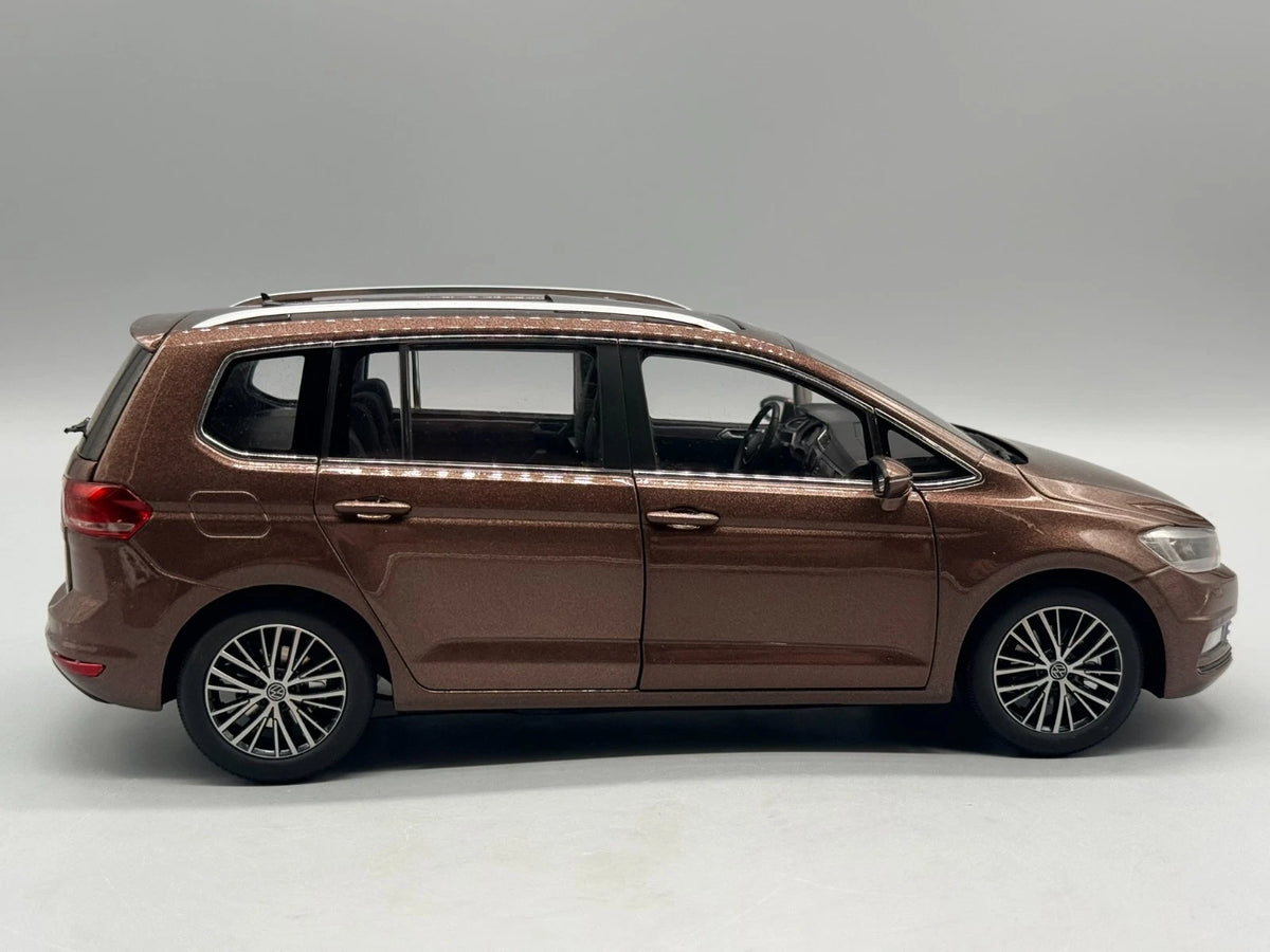 Modellautos 1:18 Paudi Model All New Touran L mit OVP