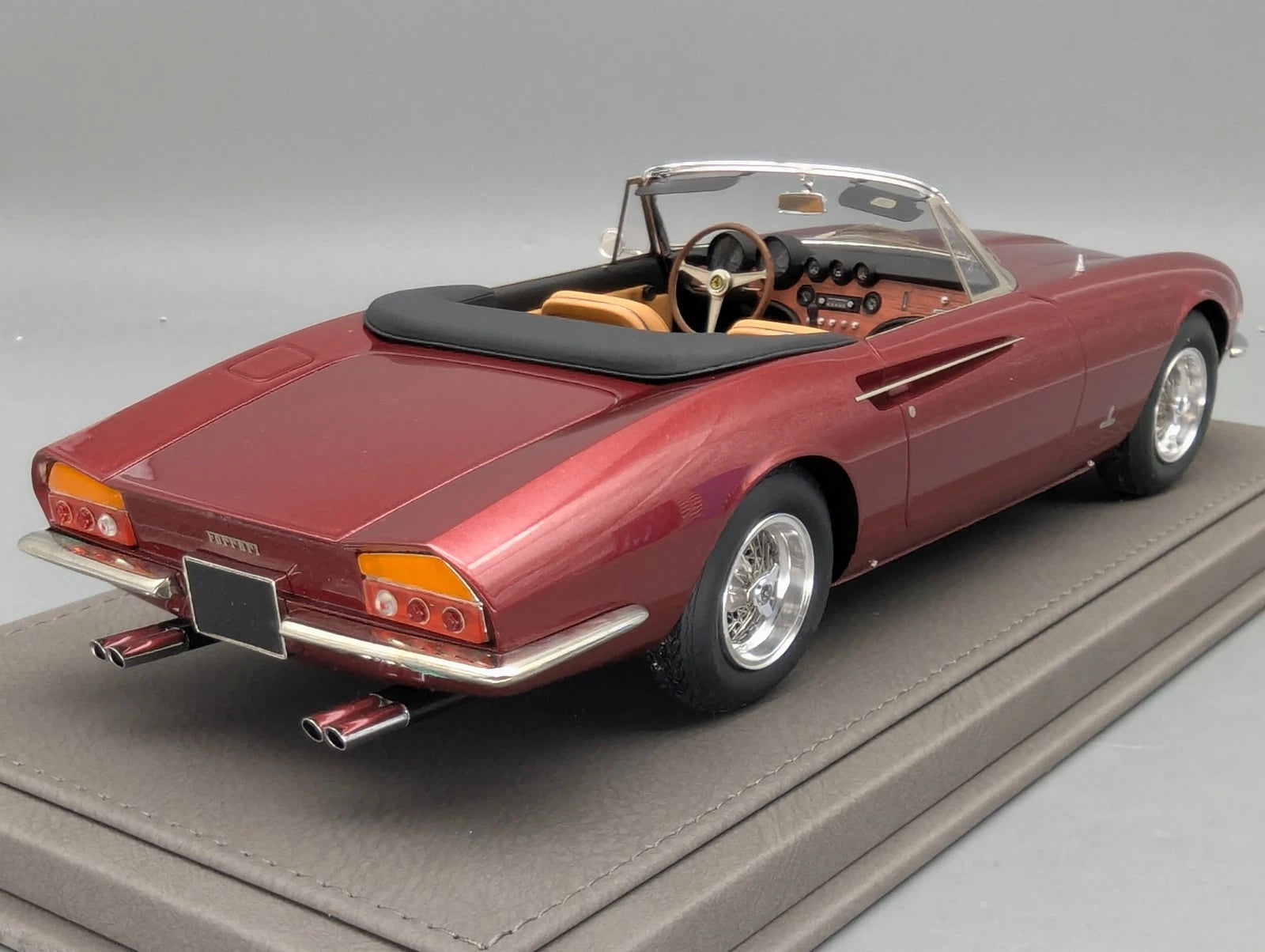Modellautos 1:18 BBR Ferrari 365 California 2007 Charles Bronson Ltd 01/54 OVP