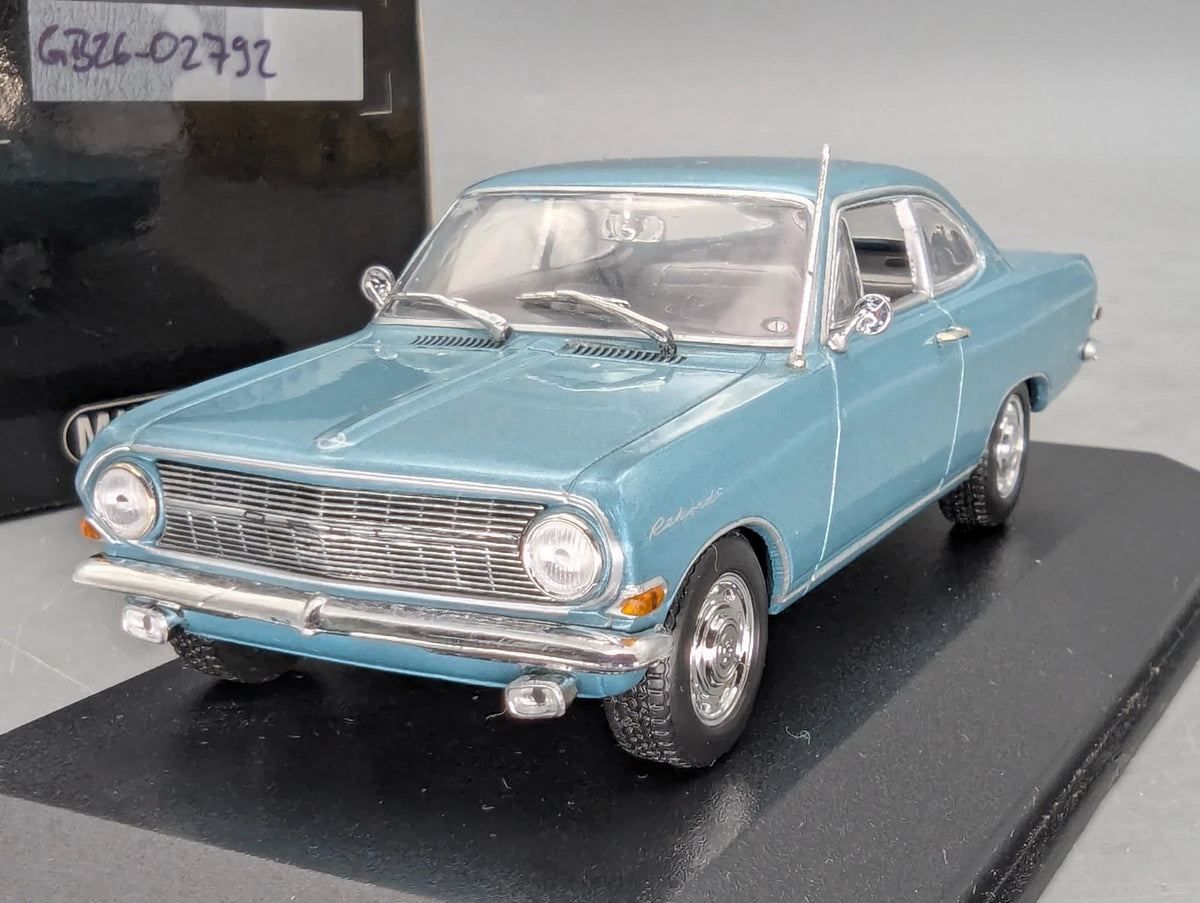 Modellautos 1:43 Minichamps Opel Rekord A Coupe hell Blau Metallic mit OVP