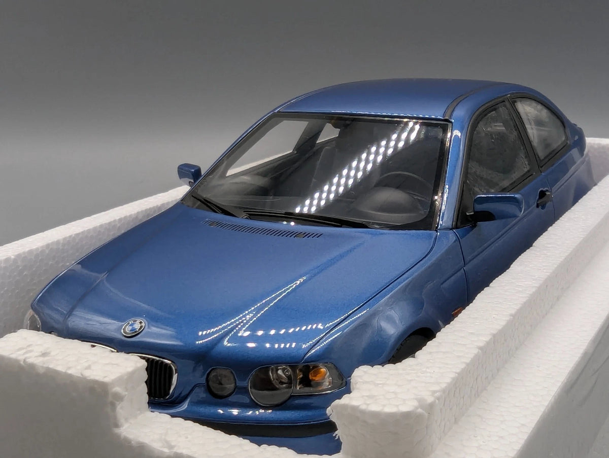 Modellautos 1:18 Otto Mobile OT462 BMW Compact E46 318 ti Blau mit OVP