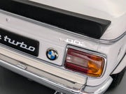 Modellautos 1:18 AUTOart Millenium 70501 BMW 2002 Turbo White mit OVP