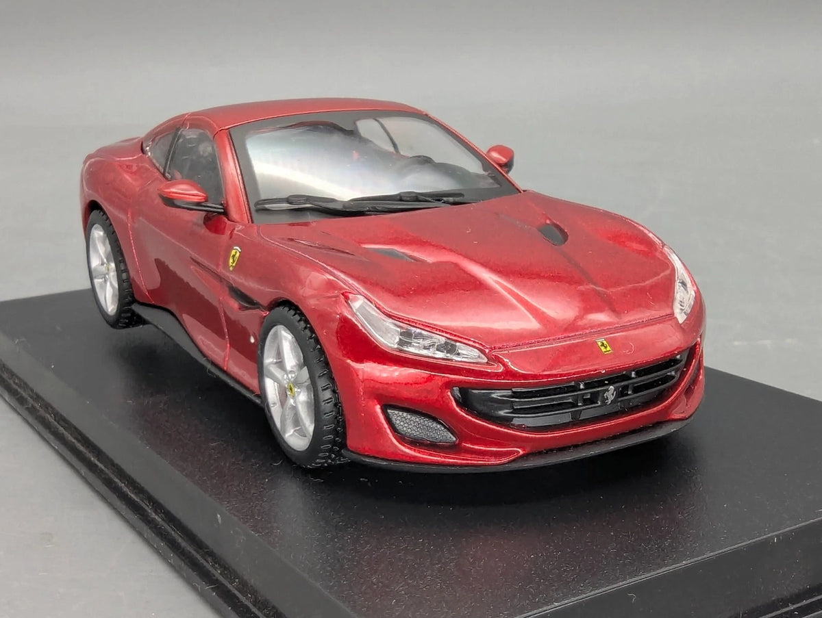 Modellautos 1:43 Bburago Ferrari Portofino Rot Metallic in Vitrine mit OVP