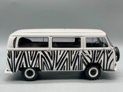 Modellautos 1:18 Schuco Volkswagen T2a Bus Safari mit OVP