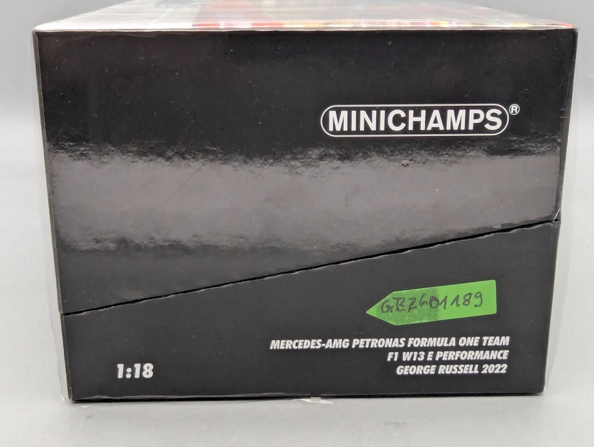 Modellautos 1:18 Minichamps Mercedes AMG F1 W13 E Performance #63 G. Russell OVP