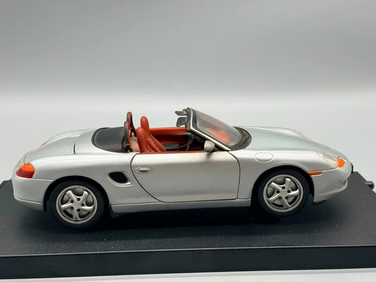 Modellautos 1:18 UT Models Porsche Boxster mit OVP
