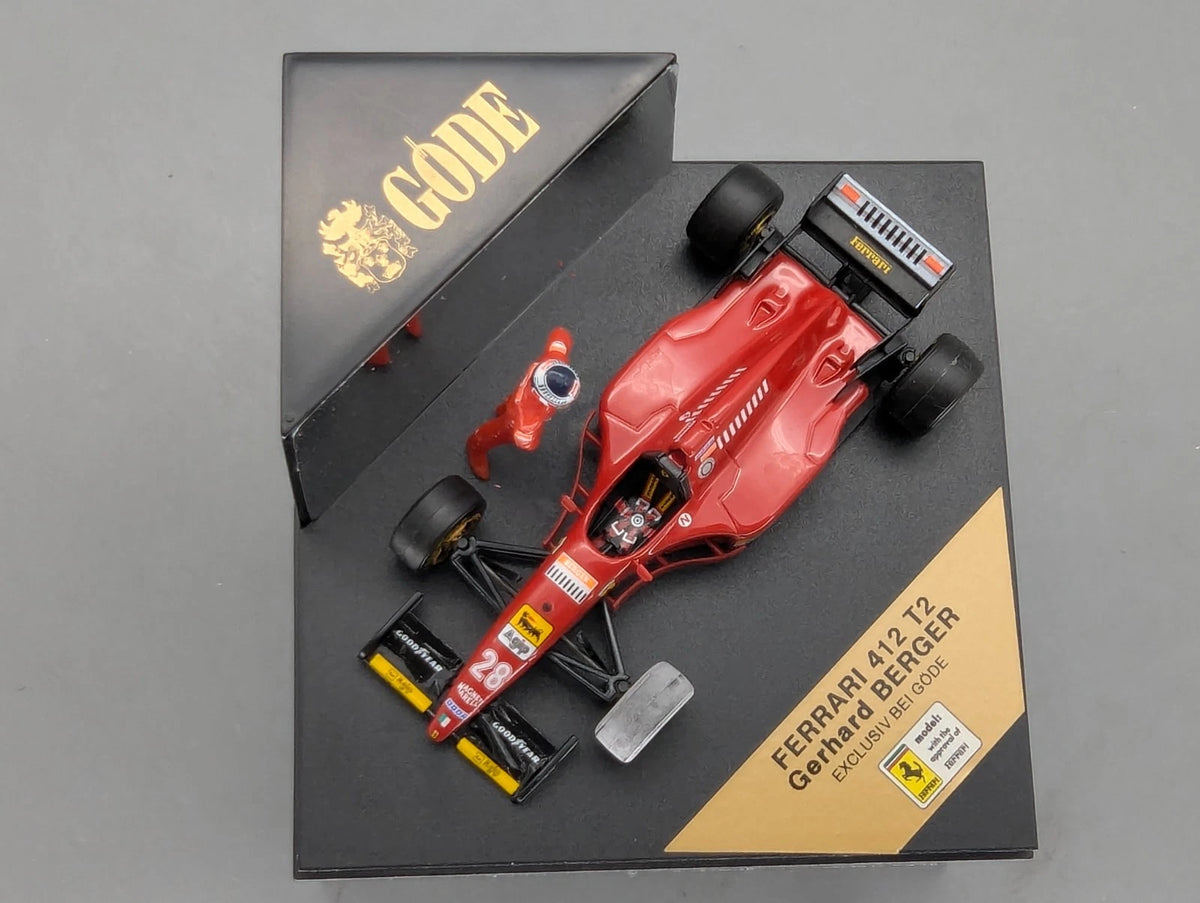 Modellautos 1:43 Onyx Göde Ferrari 412 T2 #28 Gerhard Berger mit Vitrine