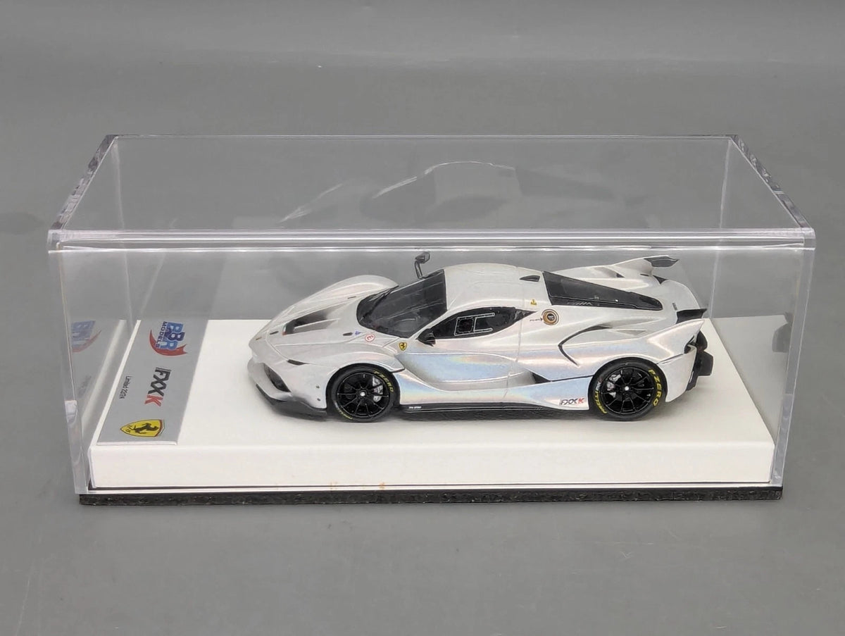 Modellautos 1:43 BBR Ferrari FXX-K Ltd 22/24 auf Lederplatte mit Vitrine und OVP
