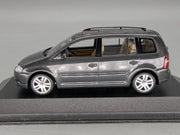 Modellautos 1:43 Minichamps Volkswagen VW Touran 1T 2003 Platingrau Dealer OVP