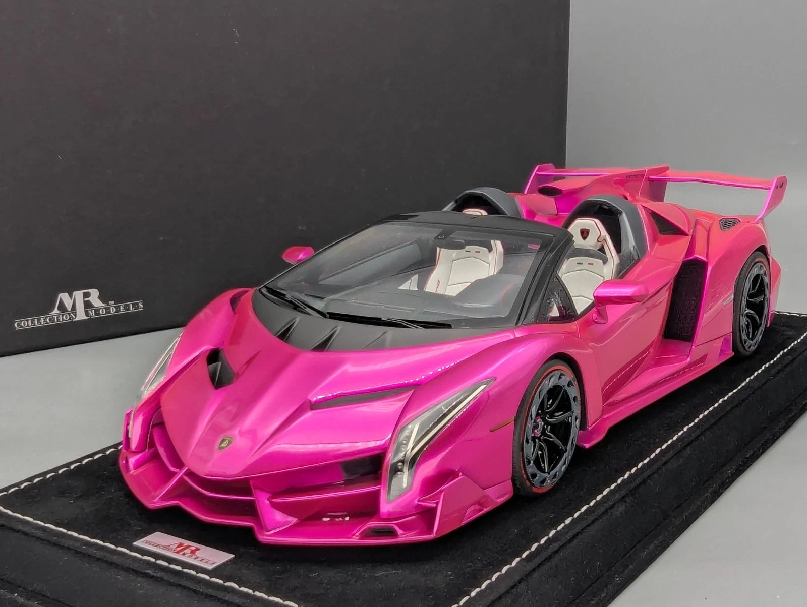 Modellautos 1:18 MR Collection Lamborghini Veneno Roadster mit OVP