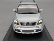 Modellautos 1:43 Minichamps Volkswagen VW Golf Plus Comfortline mit Dealer OVP