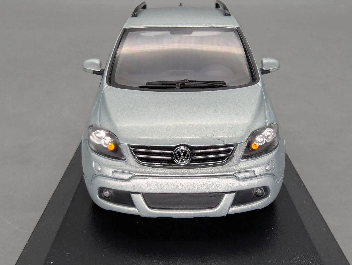 Modellautos 1:43 Minichamps Volkswagen VW Golf Plus Comfortline mit Dealer OVP