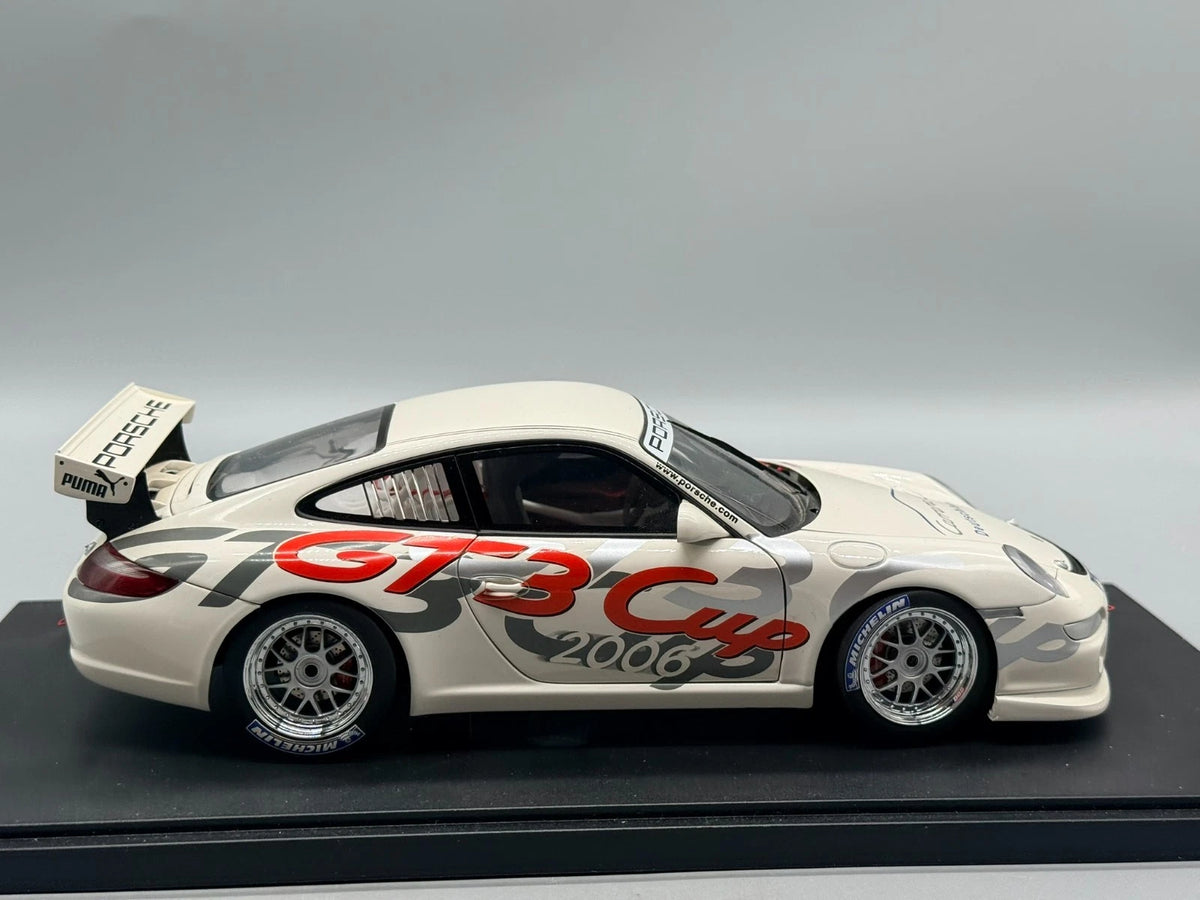 Modellautos 1:18 Autoart Porsche 911 (Type 997) GT3 Promo Cup mit OVP