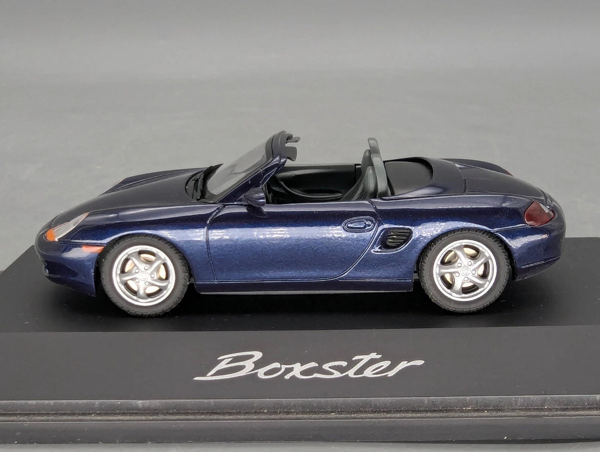 Modellautos 1:43 Schuco Porsche Boxter Blau Metallic mit Vitrine