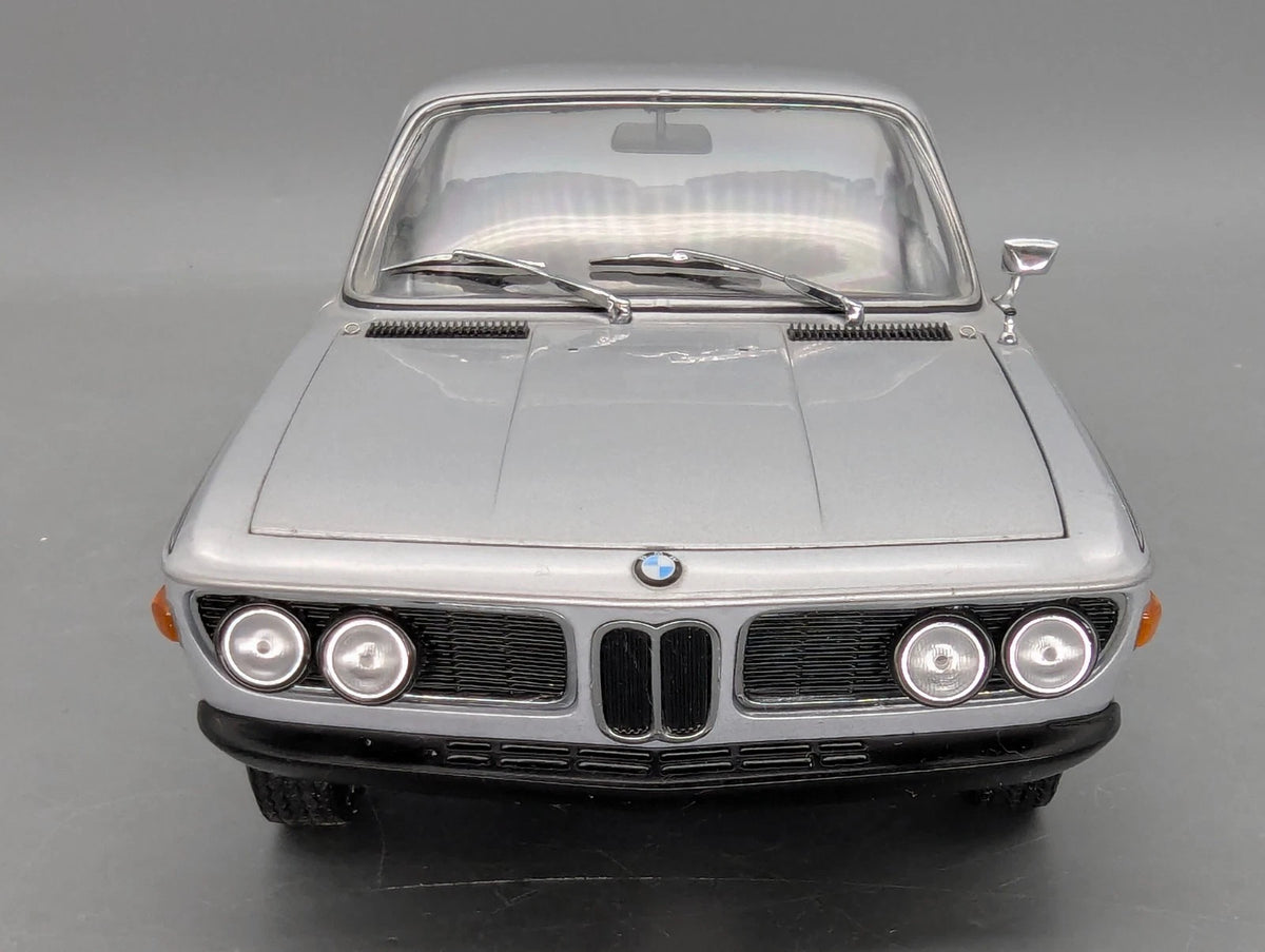 Modellautos 1:18 Minichamps BMW 3.0 CSL 1972 mit OVP