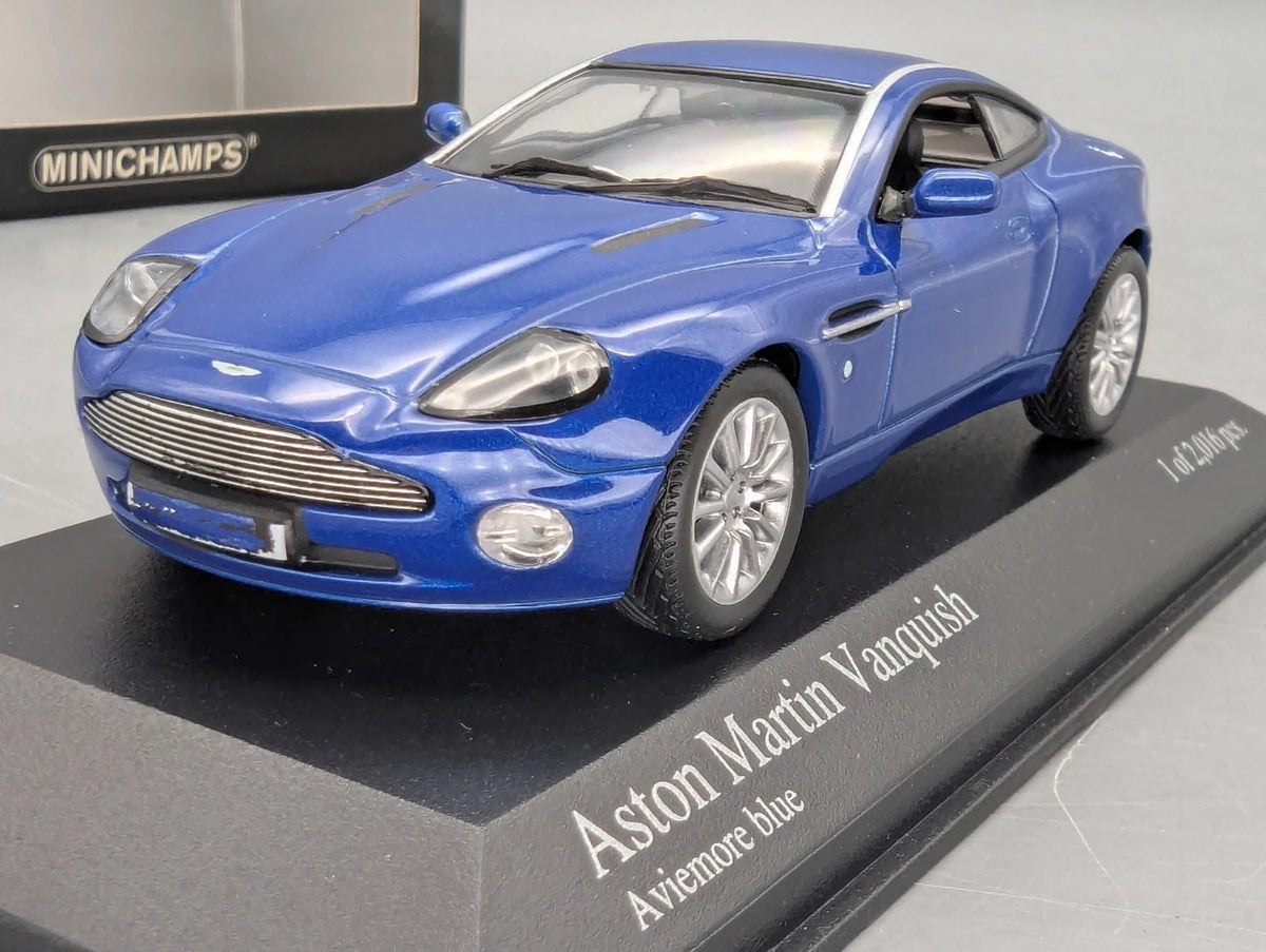 Modellautos 1:43 Minichamps Aston Martin Vanquish 2002 Blau Metallic mit OVP