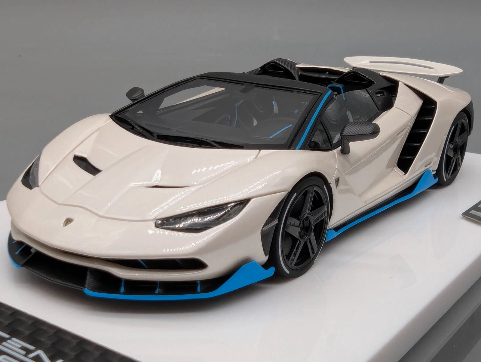 Eidolon Make Up 1:43 Lamborghini Centenario Roadster Rear Wing Up 12/100 OVP