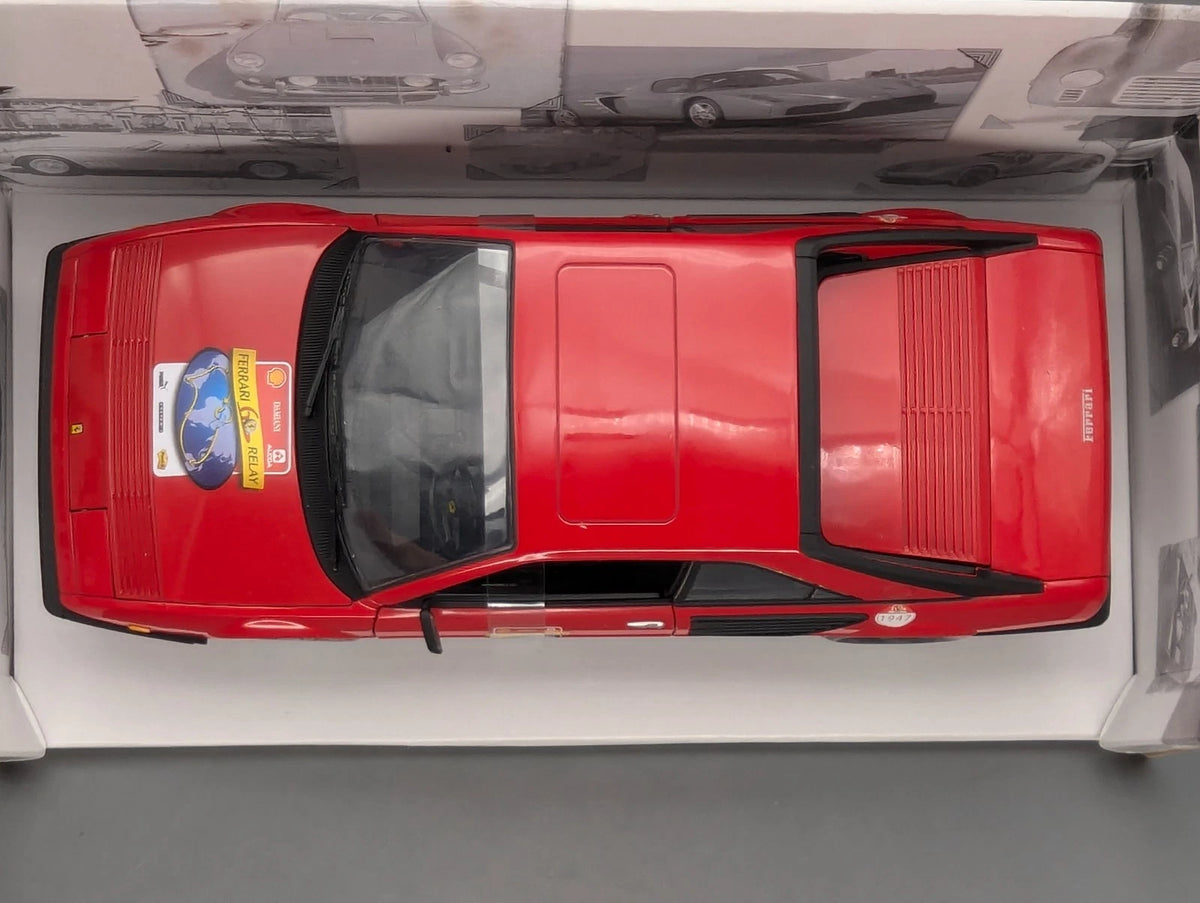 Modellautos 1:18 Hot Wheels Ferrari Mondial 8 Sondermodell 60 Jahre mit OVP