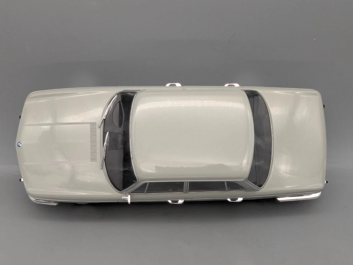 Modellautos 1:18 MCG Modelcar Group BMW 2000 Ti Grau mit OVP