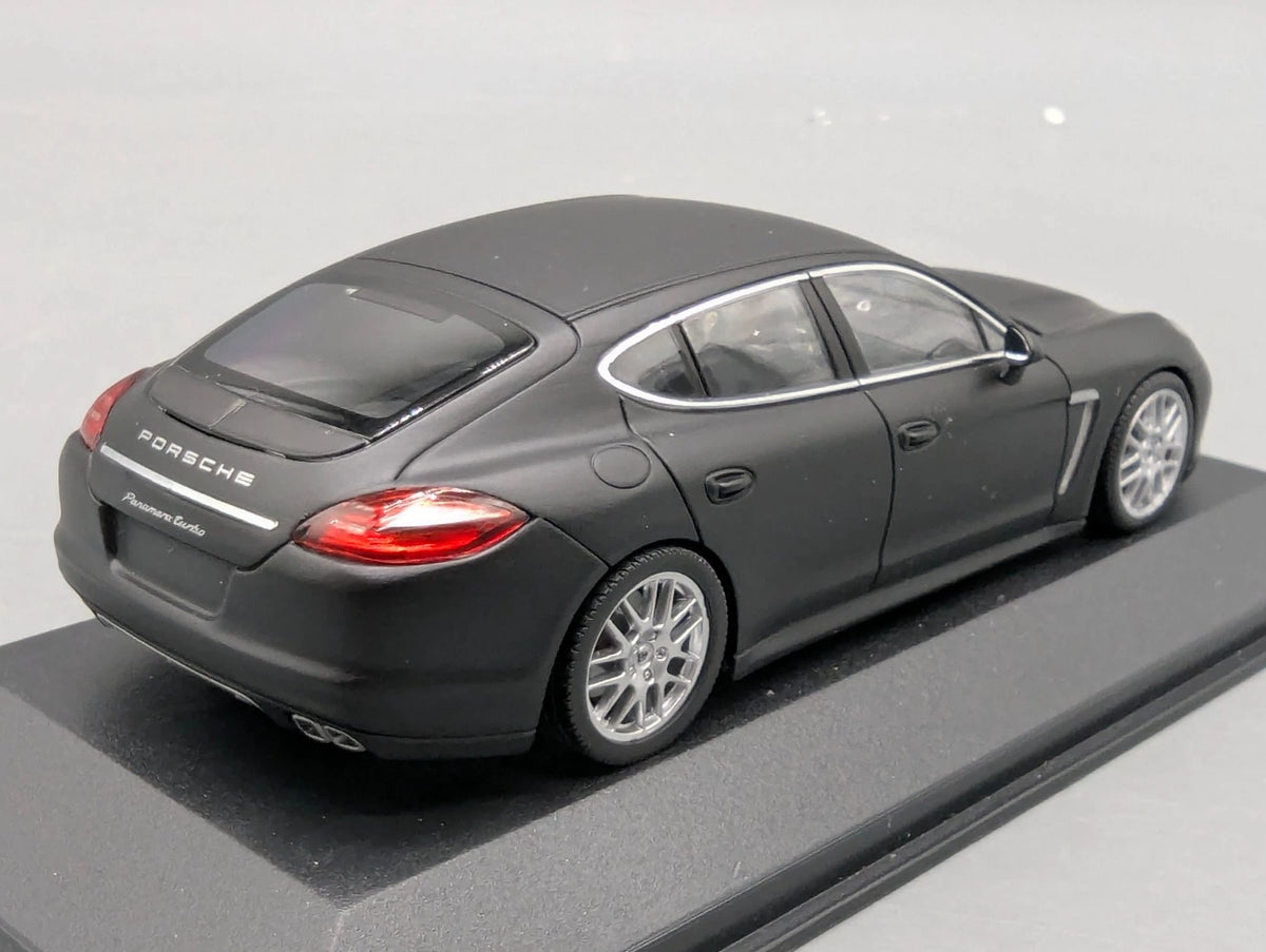 Modellautos 1:43 Minichamps Porsche 970 Panamera Turbo WAP 020 027 0C mit OVP