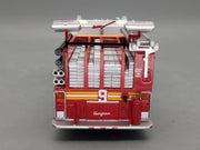 Modellautos 1:43 vermtl. Ixo Seagrave Marauder II Feuerwehr New York in Vitrine
