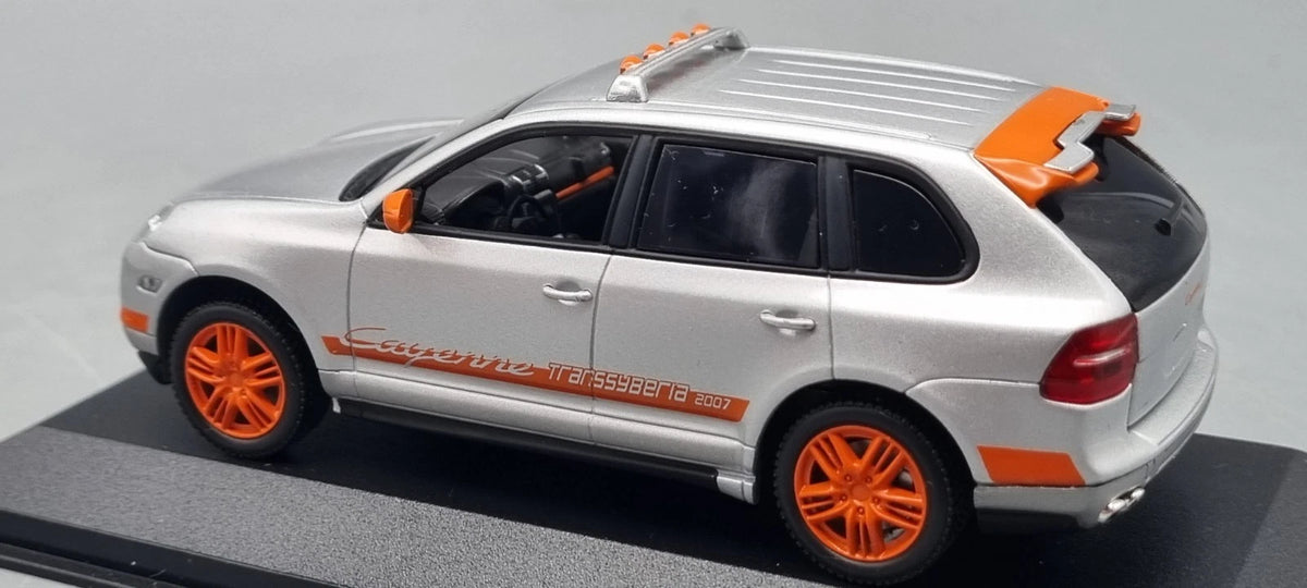 Modellautos 1:43 Minichamps Porsche Cayenne silber Transsyberia 2007 OVP
