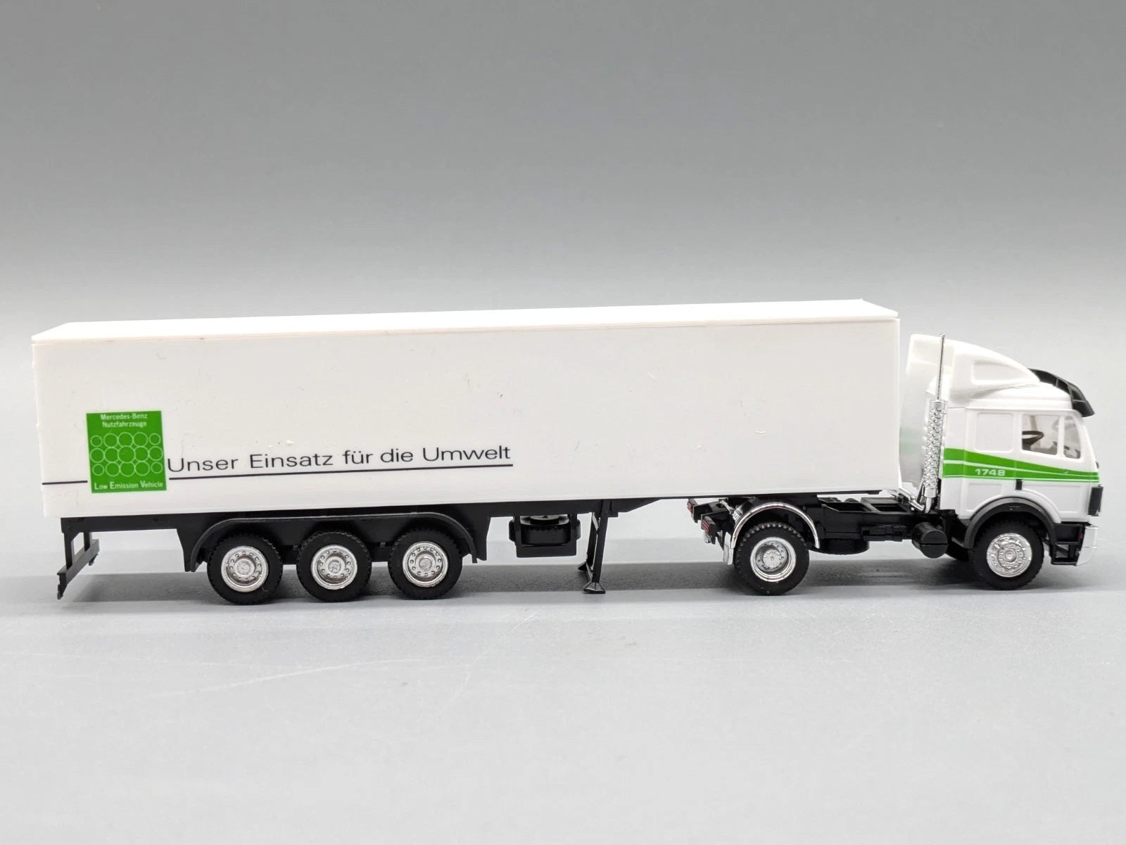 Lkw Modell 1:87 Herpa Mercedes-Benz Low Emission Vehicle Werbemodell mit OVP
