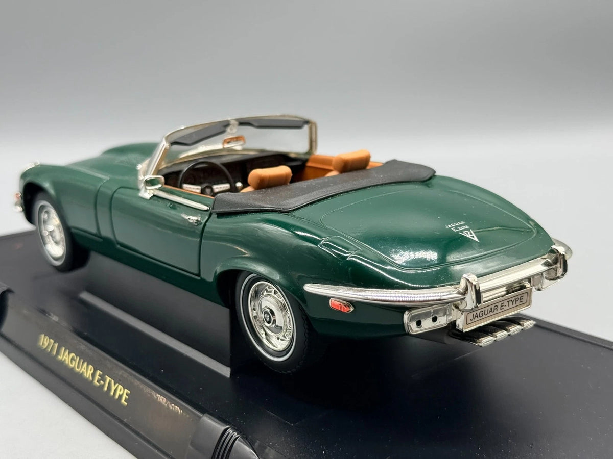 Modellautos 1:18 Road Signature Jaguar E-Type 1971 mit OVP